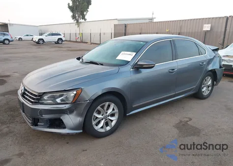 2016 Volkswagen Passat 1.8T S z USA, uszkodzony, nr VIN 1VWAT7A33GC061992